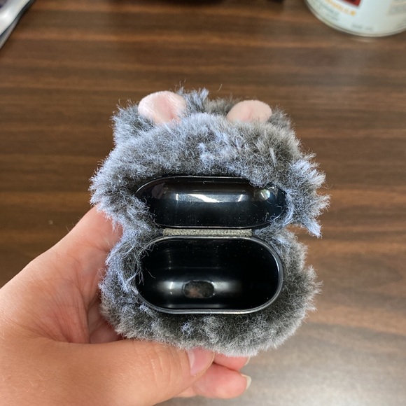 Cute Fluffy Airpod Case - Picture 2 of 2